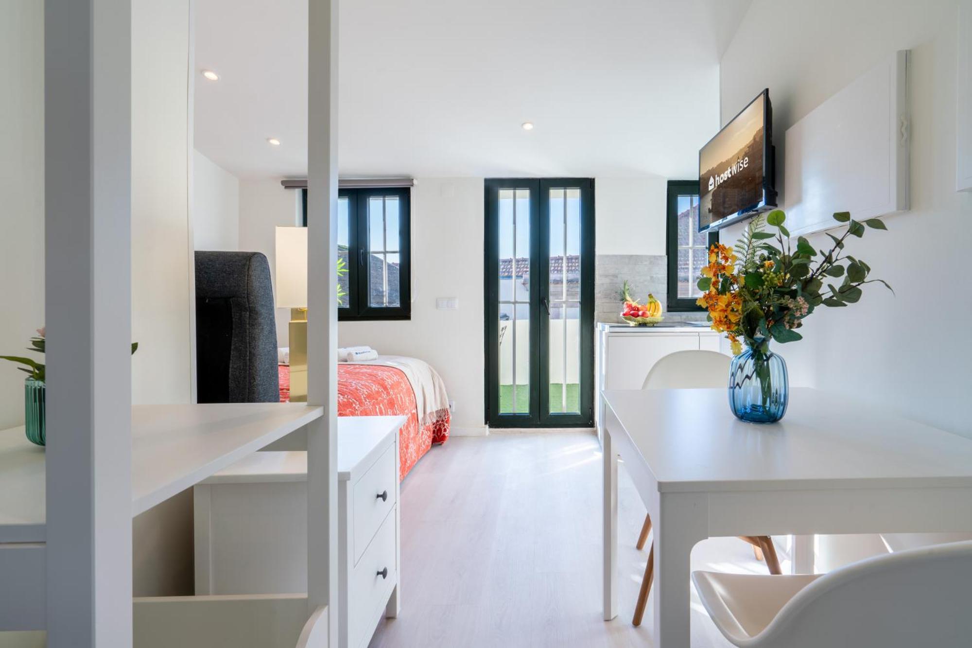 Host Wise - Cheerful Sunny Flat - Historic Center Porto