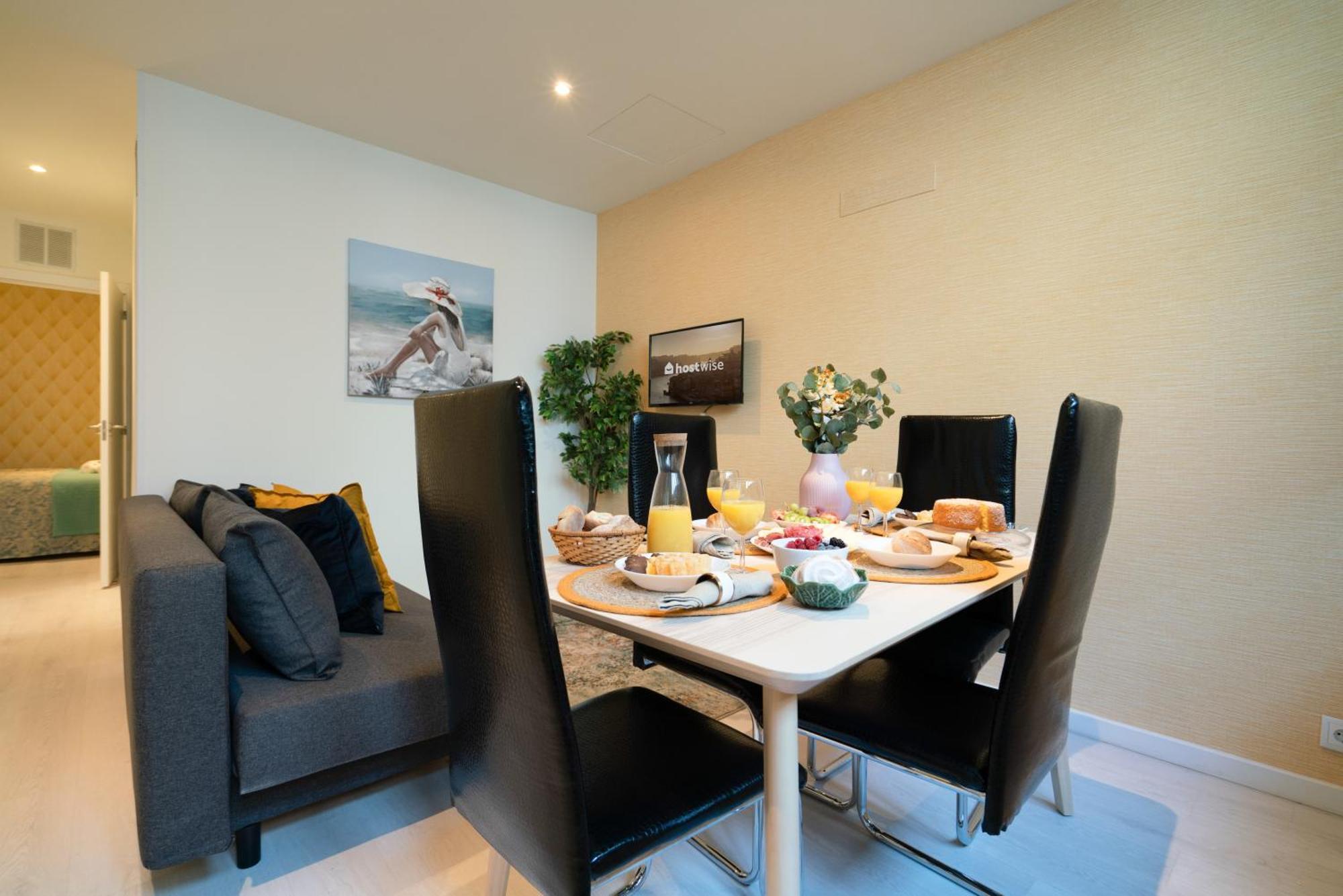 Host Wise - Cheerful Sunny Flat - Historic Center *